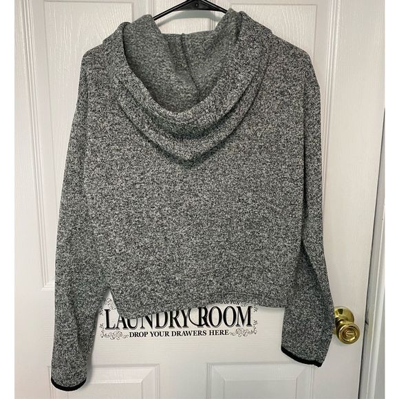 NWOT PINK Pullover - Picture 6 of 10